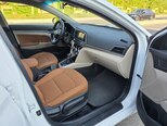 Hyundai Elantra-11