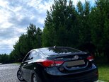Hyundai Elantra-4