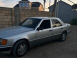 Mercedes 200 D-2
