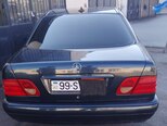 Mercedes E 230-5
