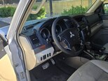 Mitsubishi Pajero-9