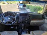 Mitsubishi Pajero-11