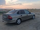 Opel Vectra-12