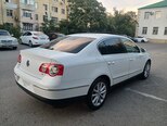 Volkswagen Passat-8