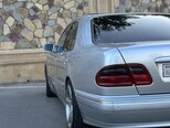 Mercedes E 320-7