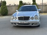 Mercedes E 320-1