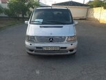 Mercedes V 220-1