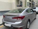 Hyundai Elantra-7