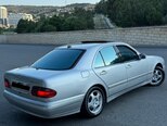 Mercedes E 240-6