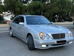 Mercedes E 240-1
