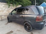 Opel Zafira-10