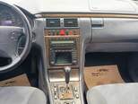 Mercedes E 240-3