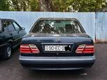 Mercedes E 240-4