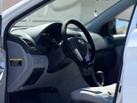 Hyundai Accent-11
