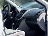Hyundai Accent-12