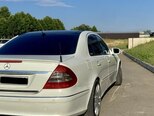 Mercedes E 200-19