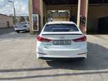 Hyundai Elantra-4