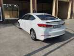 Hyundai Elantra-6