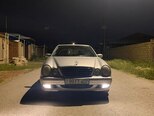 Mercedes E 240-1