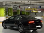 Volkswagen Passat-8