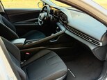 Hyundai Elantra-12
