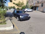 Mercedes E 200-17