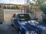 Mercedes E 200-11