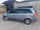 Opel Zafira-8
