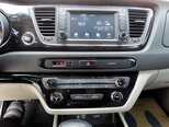 Kia Carnival-10