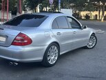 Mercedes E 240-13