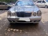 Mercedes E 240-1