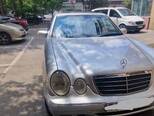 Mercedes E 240-8