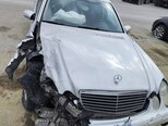 Mercedes E 220-1