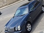 Mercedes E 240-1