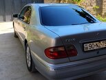 Mercedes E 240-5