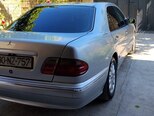 Mercedes E 240-4