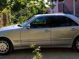 Mercedes E 240-8