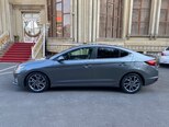 Hyundai Elantra-9