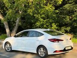 Hyundai Elantra-4
