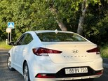 Hyundai Elantra-6