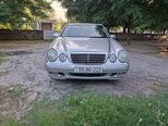 Mercedes E 320-1