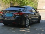 Hyundai Elantra-11