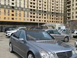 Mercedes E 320-8