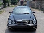 Mercedes E 320-1