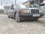 Mercedes E 200-1