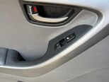 Hyundai Elantra-11