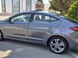 Hyundai Elantra-12