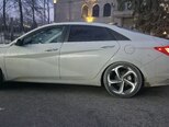 Hyundai Elantra-3