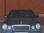 Mercedes E 200-1