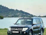 Mitsubishi Pajero-4